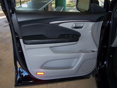 Used 2016 Honda Pilot EX-L image 31