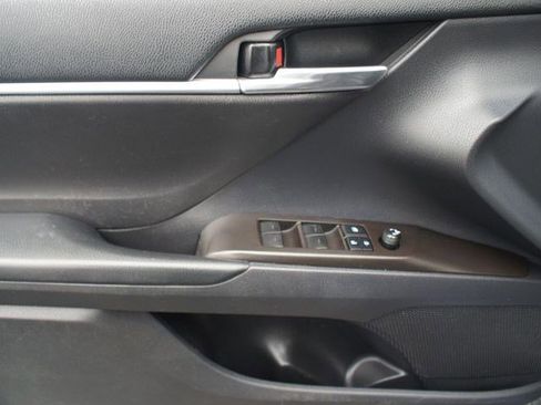 Used 2021 Toyota Camry SE image 22