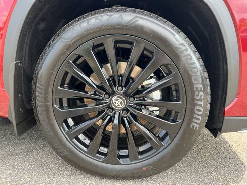 New 2026 Toyota Highlander XSE AWD/4WD image 13