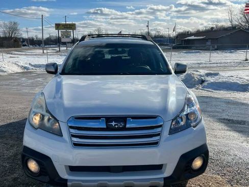 Used 2013 Subaru Outback 2.5i Limited w/ Special Appearance Pkg image 3