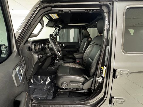 Used 2021 Jeep Wrangler Unlimited Sahara image 10