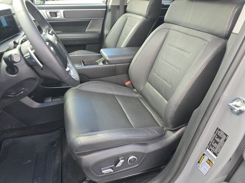Used 2024 Hyundai Santa Fe Limited AWD/4WD image 23