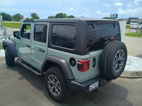 Used 2024 Jeep Wrangler Unlimited Sport AWD/4WD image 4