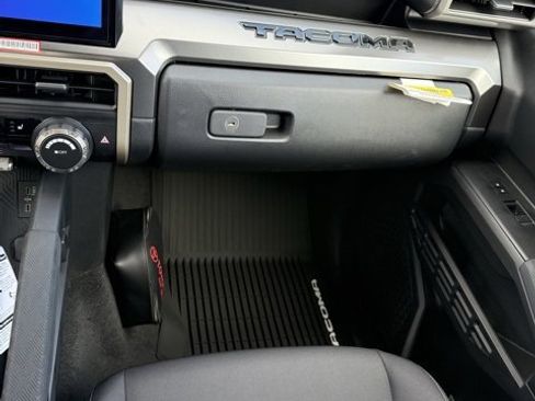 New 2025 Toyota Tacoma TRD Off-Road image 31
