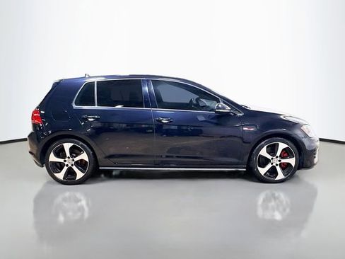 Used 2017 Volkswagen GTI SE image 6