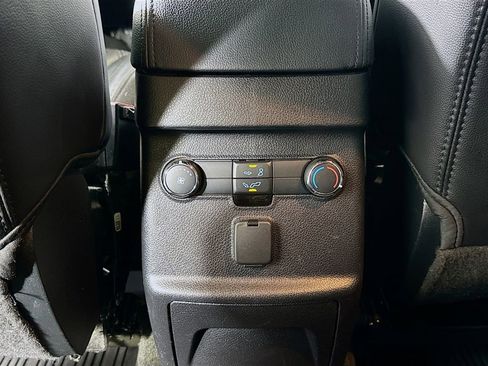 Used 2017 Ford Explorer XLT w/ Equipment Group 202A image 26