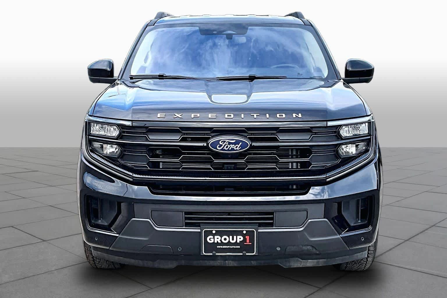 Certified 2025 Ford Expedition Active RWD image 4