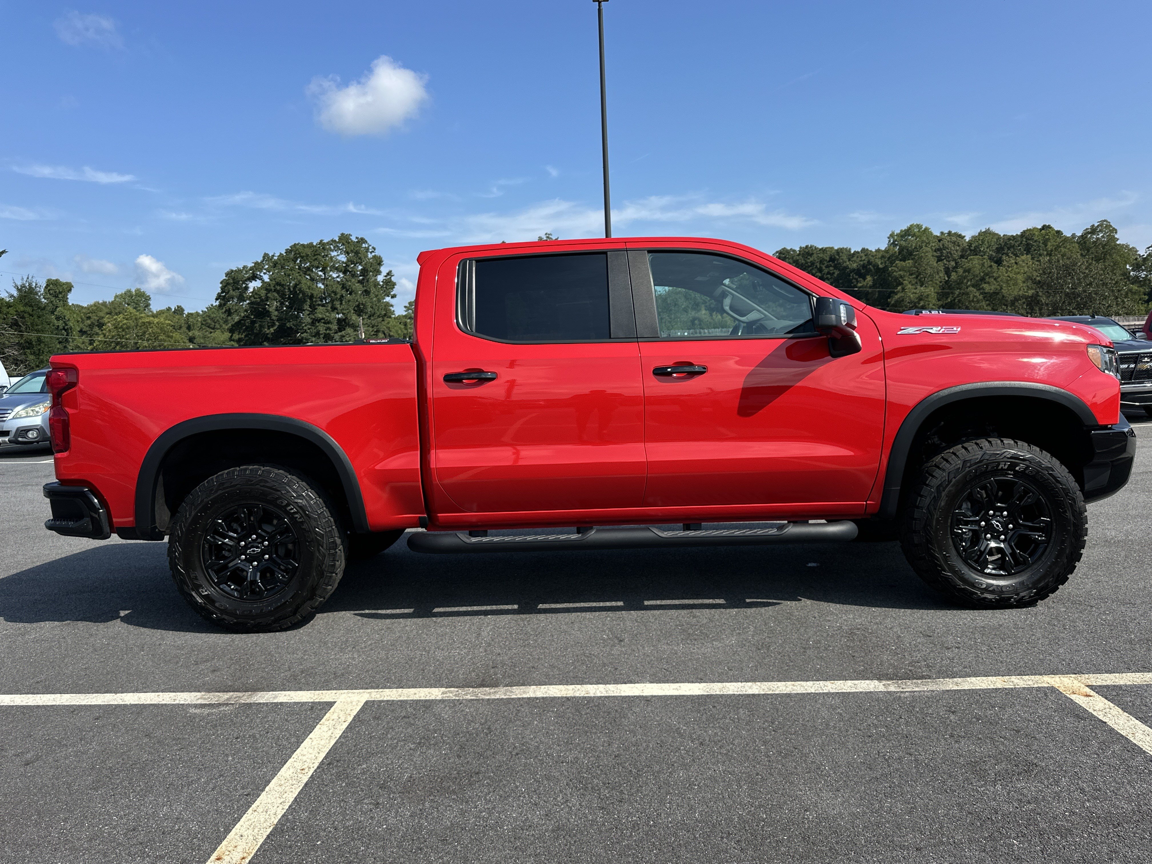 Used 2023 Chevrolet Silverado 1500 ZR2 w/ Technology Package AWD/4WD image 4