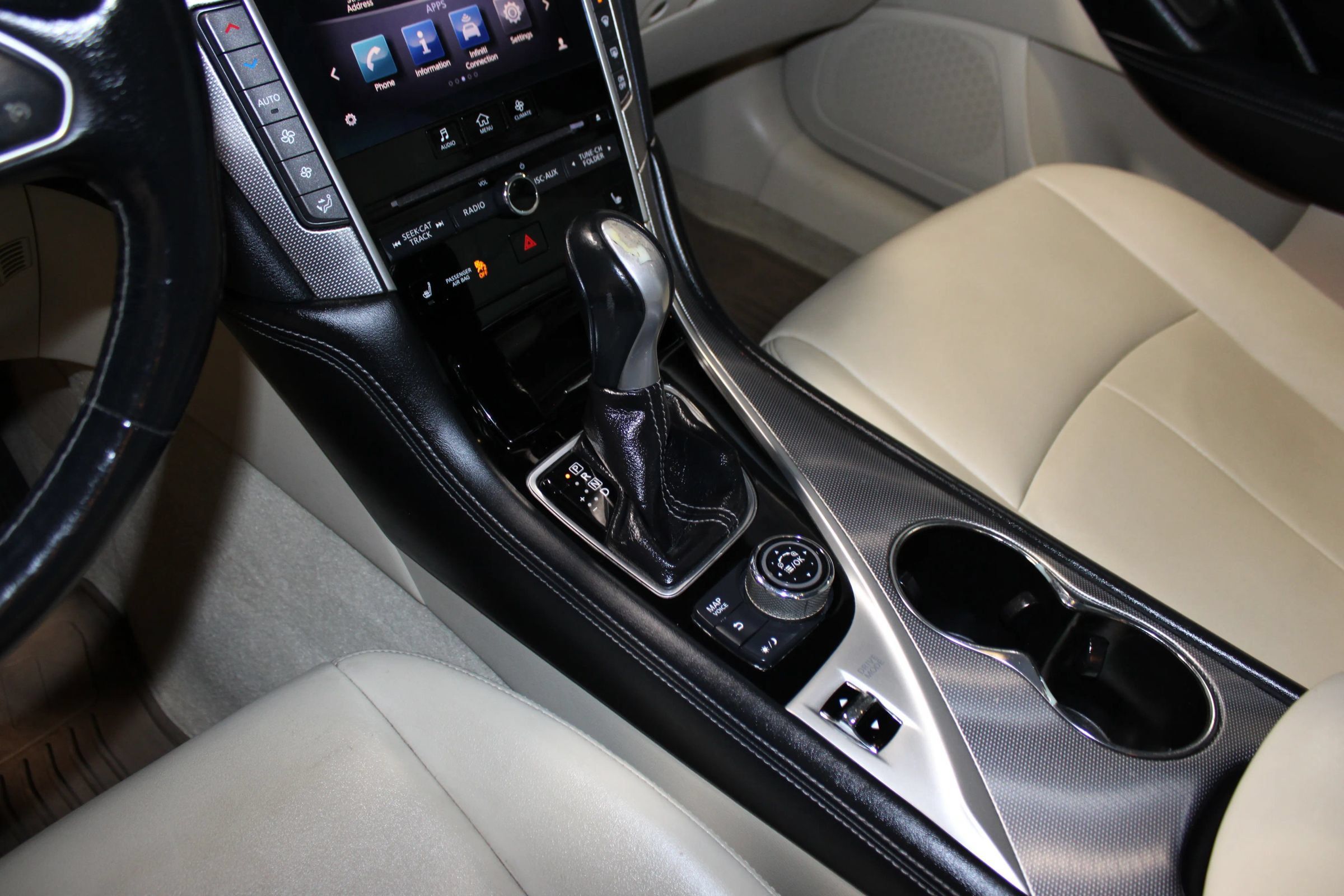 Used 2014 INFINITI Q50 Premium w/ Navigation Package AWD/4WD image 19