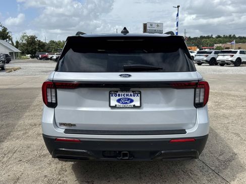 New 2026 Ford Explorer ST-Line w/ ST-Line Street Pack RWD image 5