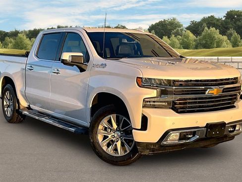 Used 2020 Chevrolet Silverado 1500 High Country w/ Safety Package II image 2