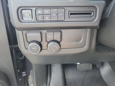 Used 2022 Chevrolet Tahoe RST w/ Luxury Package RWD image 17