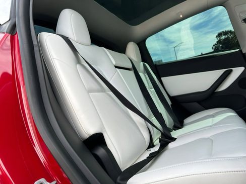 Used 2022 Tesla Model Y Performance image 45