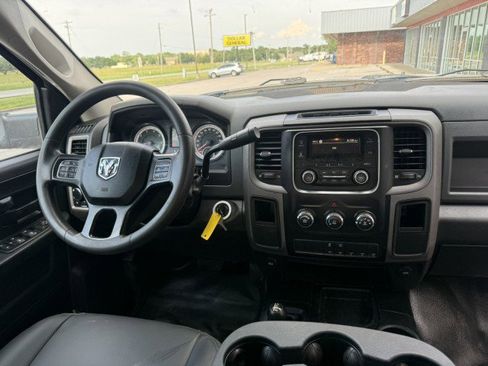 Used 2018 RAM 3500 Tradesman w/ Chrome Appearance Group AWD/4WD image 8
