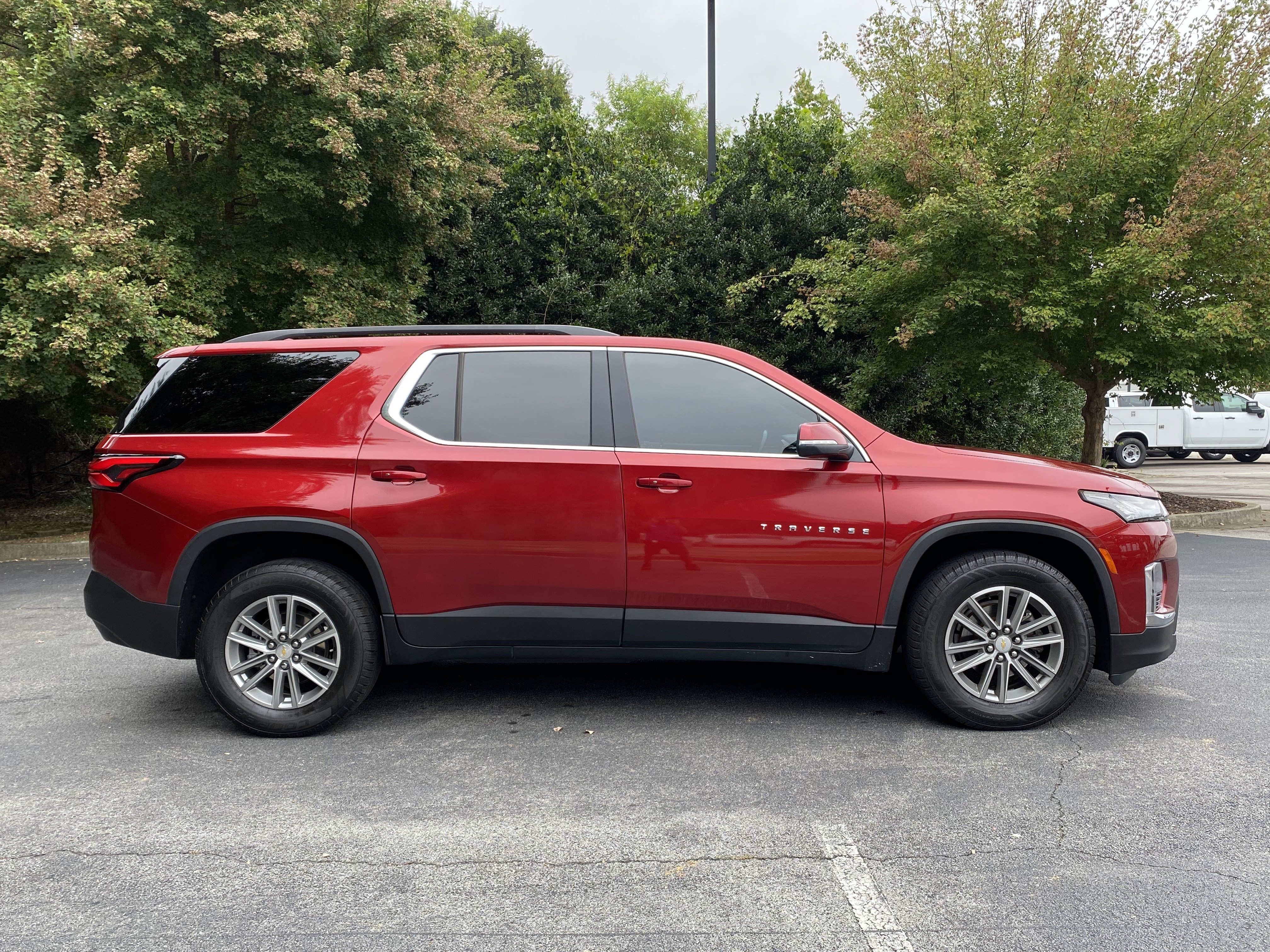 Used 2023 Chevrolet Traverse LT FWD image 10