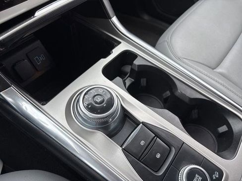 Used 2021 Ford Explorer XLT w/ XLT Sport Appearance Package image 28