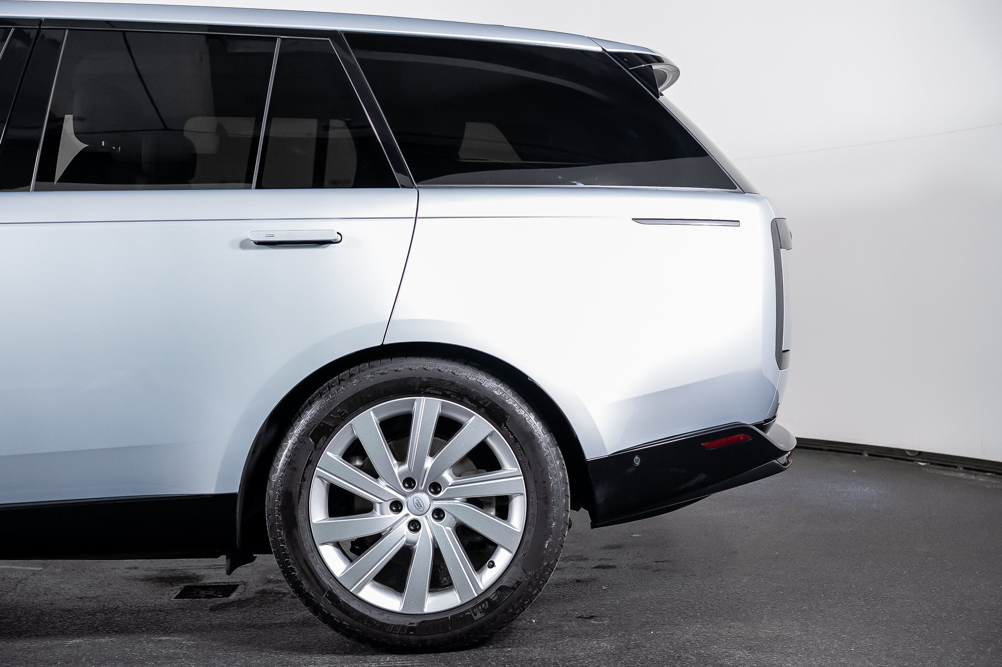 Used 2024 Land Rover Range Rover SE AWD/4WD image 18
