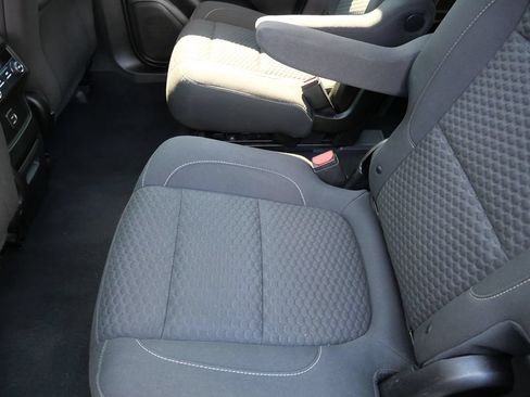 Used 2019 GMC Acadia SLE w/ GMC Pro Grade Package AWD/4WD image 22