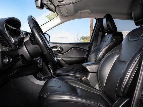 Used 2016 Jeep Cherokee Limited AWD/4WD image 11