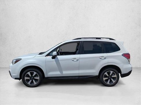 Used 2017 Subaru Forester 2.5i Limited AWD/4WD image 8