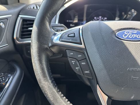 Used 2019 Ford Edge Titanium AWD/4WD image 8