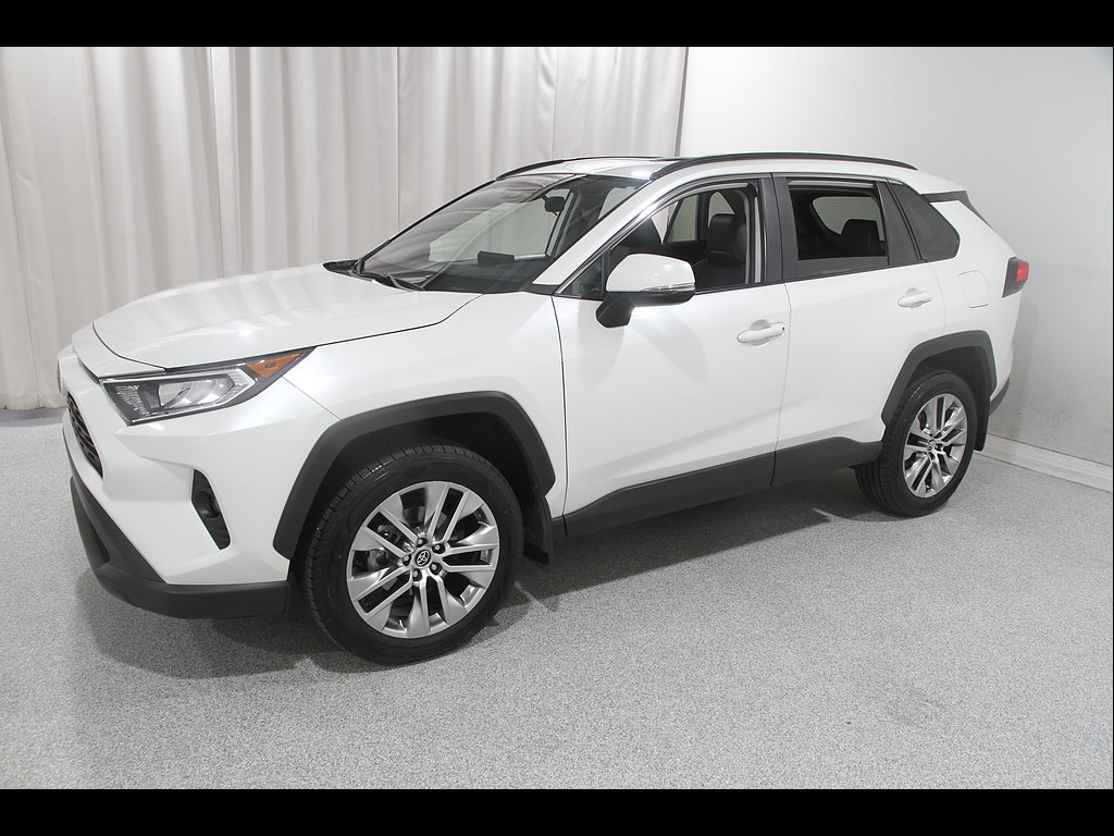 Used 2021 Toyota RAV4 XLE Premium AWD/4WD image 3