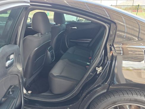 Used 2015 Dodge Charger SXT RWD image 19
