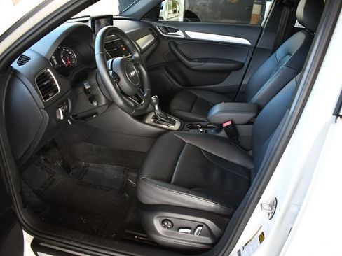 Used 2018 Audi Q3 2.0T Premium Plus w/ Premium Plus Package AWD/4WD image 37