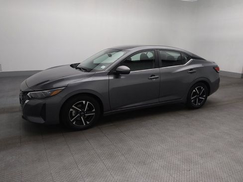 Used 2025 Nissan Sentra SV image 2