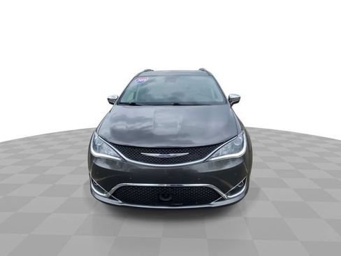 Used 2019 Chrysler Pacifica Limited w/ Advanced Safetytec Group FWD image 5