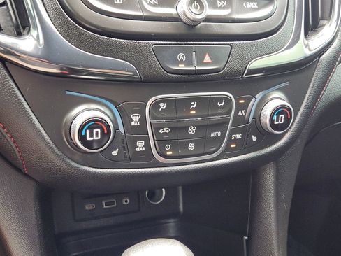 Used 2022 Chevrolet Equinox RS w/ RS Leather Package FWD image 20