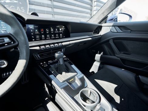 Used 2022 Porsche 911 GT3 image 52