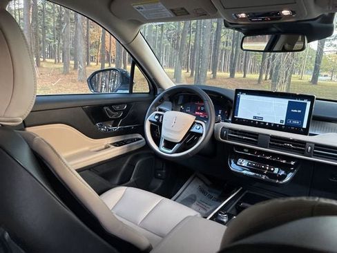 New 2026 Lincoln Corsair Premiere image 25