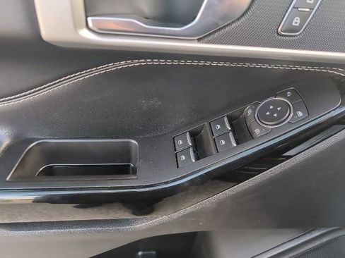 Certified 2022 Ford Explorer ST image 9