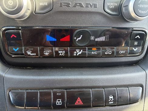 Used 2025 RAM ProMaster 3500 w/ Convenience Group FWD image 16