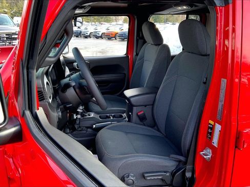Certified 2024 Jeep Wrangler Willys image 8