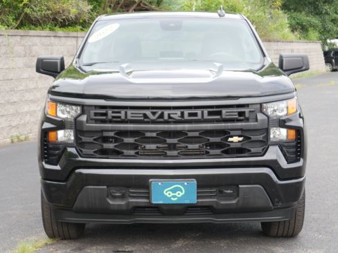 Certified 2022 Chevrolet Silverado 1500 Custom AWD/4WD image 2