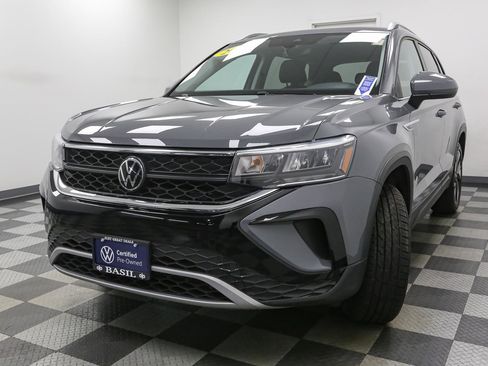 Used 2023 Volkswagen Taos SE image 5