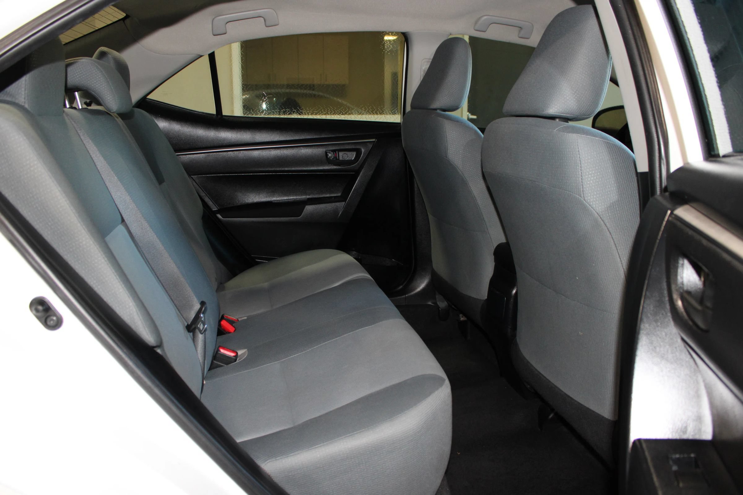 Used 2014 Toyota Corolla L FWD image 25