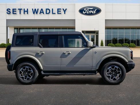 Used 2025 Ford Bronco Outer Banks image 8