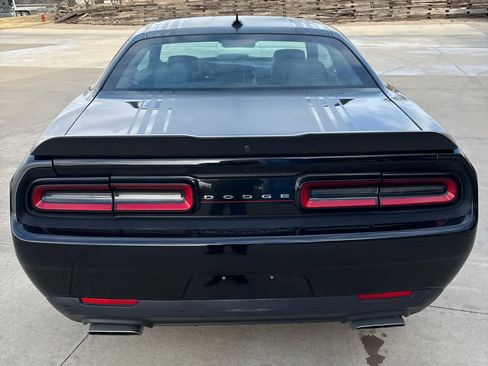 Used 2015 Dodge Challenger R/T Plus image 7