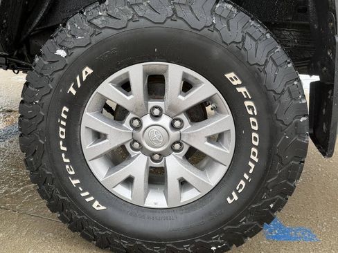 Used 2019 Toyota Tacoma SR image 36