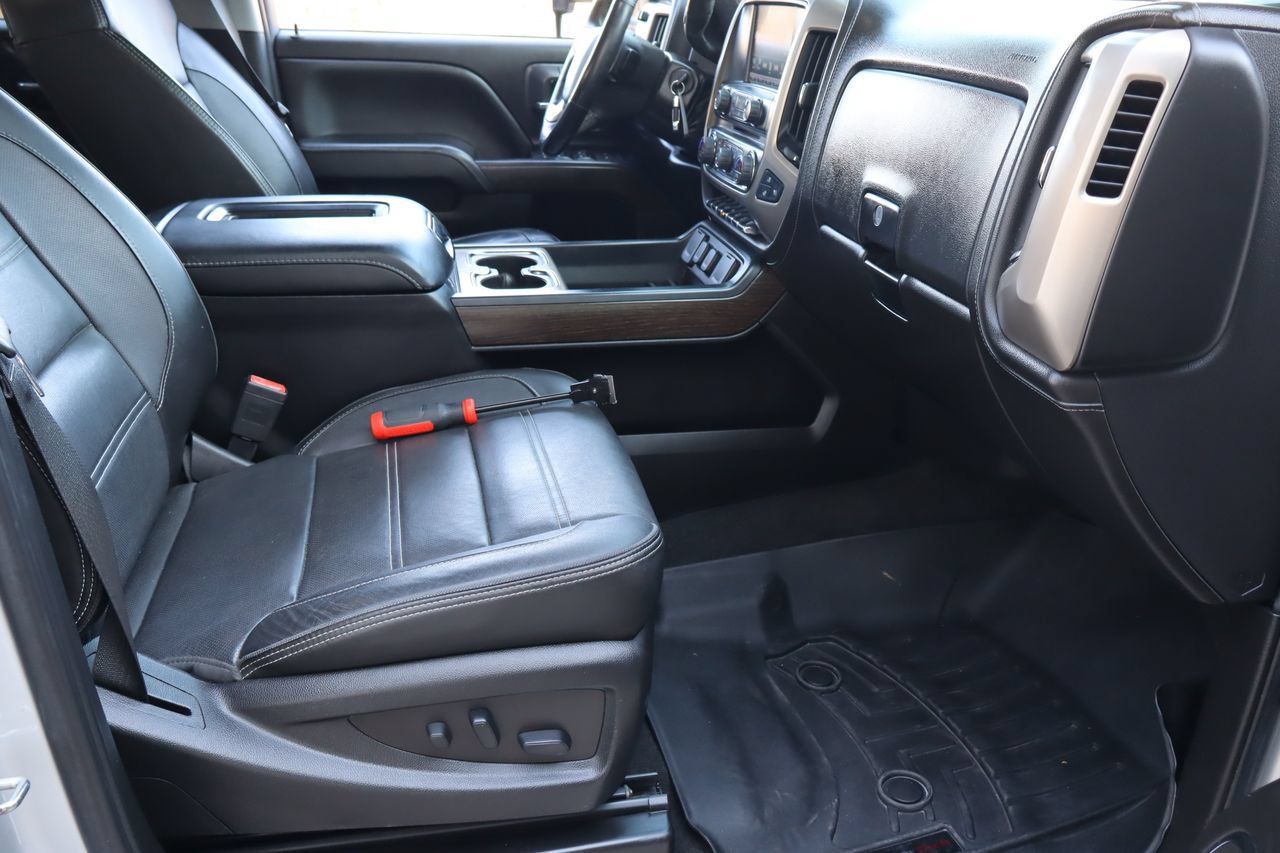 Used 2018 GMC Sierra 2500 Denali w/ Duramax Plus Package AWD/4WD image 17