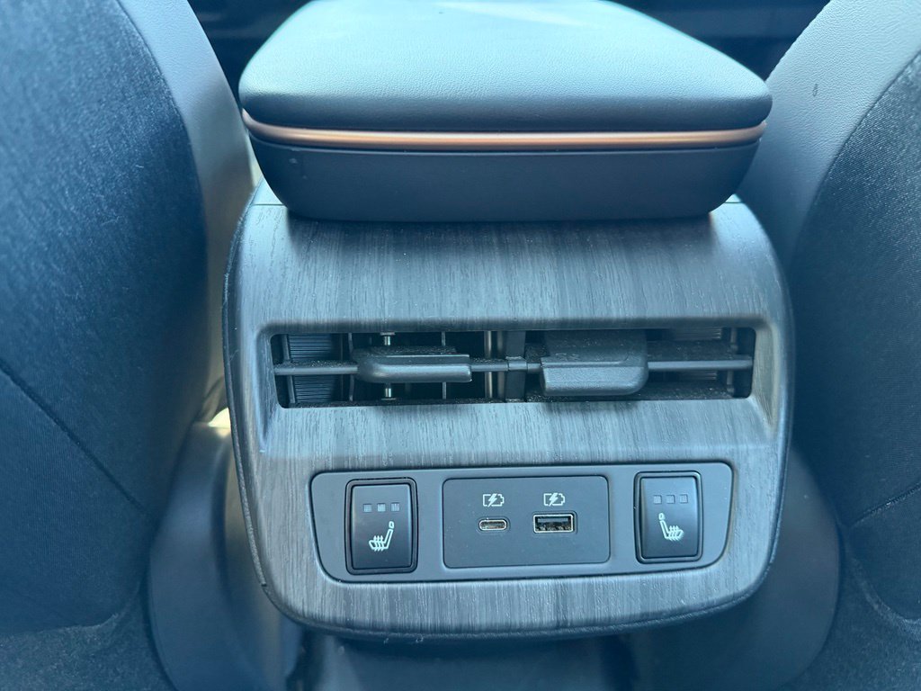 Used 2023 Nissan Ariya AWD image 5