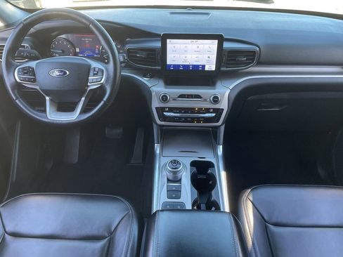 Used 2021 Ford Explorer XLT w/ Equipment Group 202A image 14