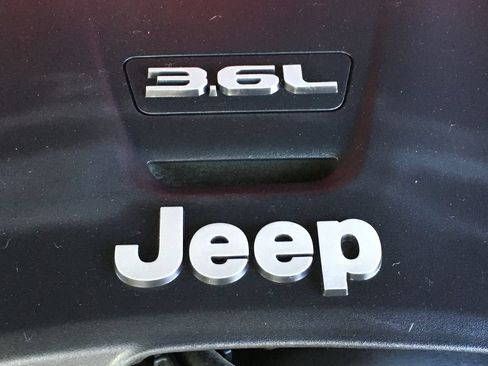 Used 2021 Jeep Gladiator Mojave AWD/4WD image 14
