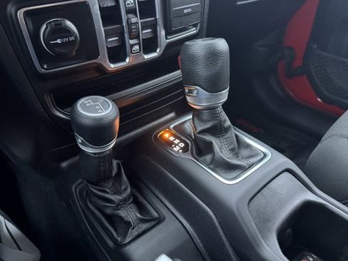 Used 2021 Jeep Wrangler Unlimited Sport image 22