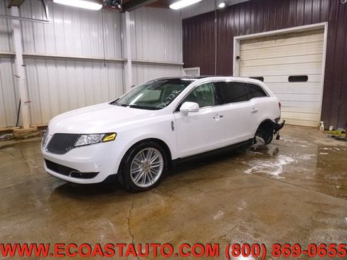 Used 2014 Lincoln MKT AWD w/ Equipment Group 201A image 1