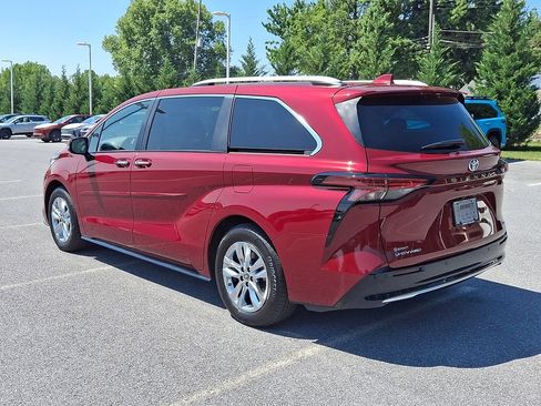 Used 2026 Toyota Sienna Limited AWD/4WD image 6