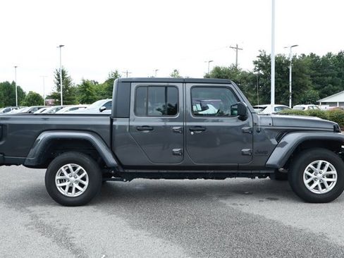 Used 2023 Jeep Gladiator Sport AWD/4WD image 4